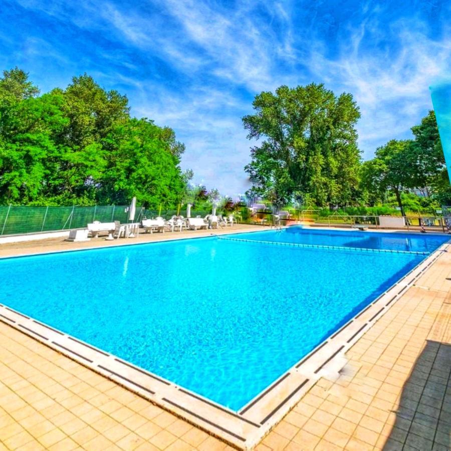 La Dolce Vita - Apartment With Shared Pool And Large Terrace Lido delle Nazioni Exterior foto