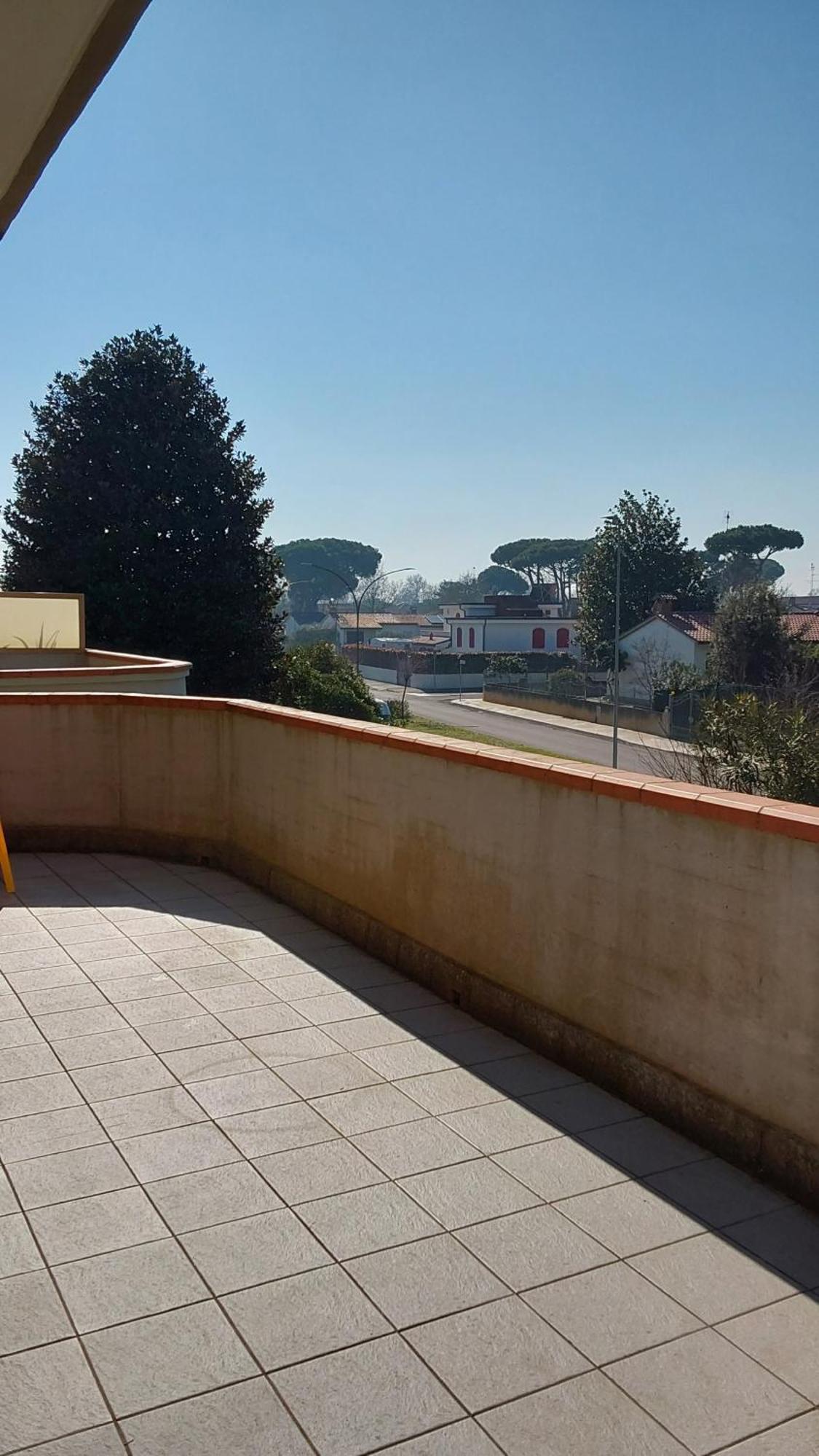 La Dolce Vita - Apartment With Shared Pool And Large Terrace Lido delle Nazioni Exterior foto